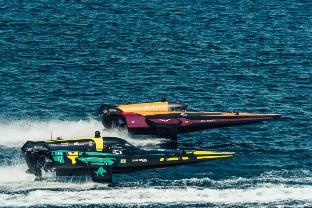 Inside the UIM E1 World Championship: Why Electric Powerboat Racing Is the Next Big Thing 7 Spacesuit-Media-Oscar-Lumley