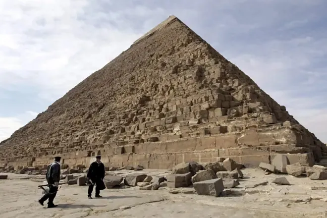 Pyramids' Secrets: Did Ancient Egyptians Use Water-Powered Machines? 3 pyramids