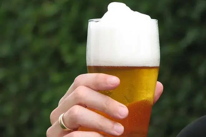 The Properties of Beer Foam: Benefits, Traditions, and Myths According to Experts 3 Beer foam is not just decorative, it has multiple benefits that improve the drink.
