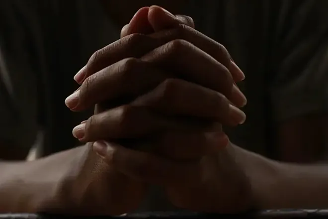 Why Some People Always Have Cold Hands: The Medical Explanations You Should Know 3 Cold hands can be a consequence of some diseases