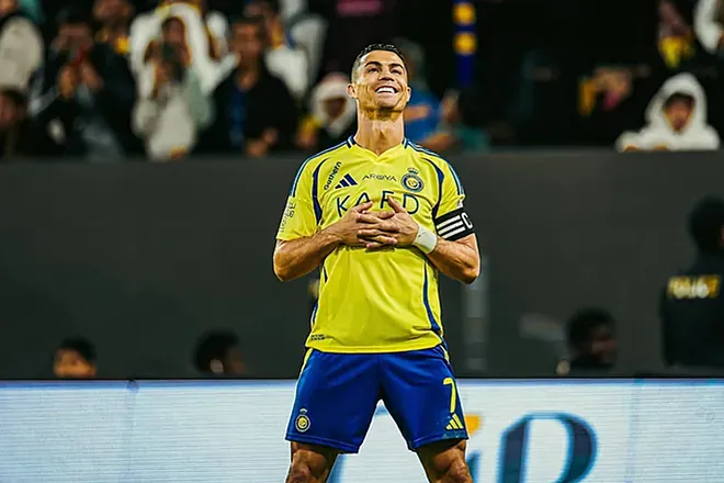 Cristiano Ronaldo Surprises Al Nassr’s Chef With a Heartwarming Birthday Celebration 5 Cristiano Ronaldo surprises on and off the field