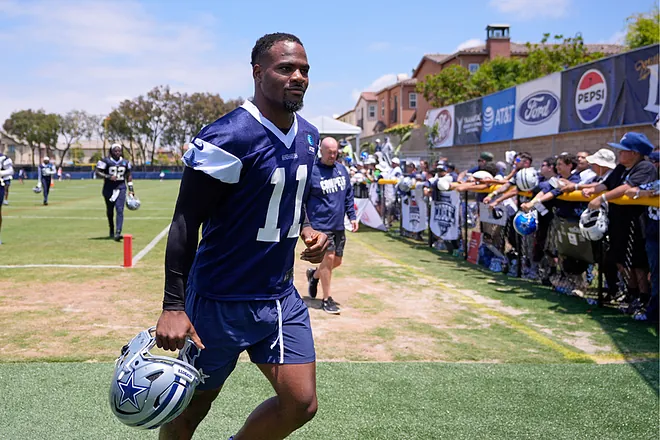 Micah Parsons’ Trade Request Sparks Tension as Jerry Jones Digs In 3 Dallas Cowboys defensive end Micah Parsons