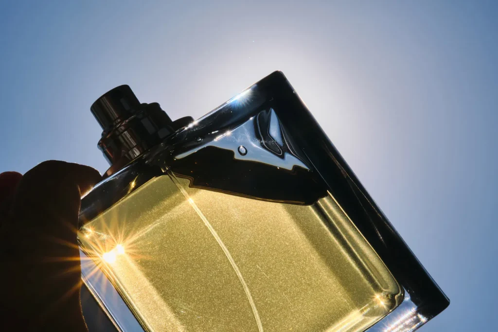 5 Seductive Perfumes That Are Also Very Elegant (Irresistible Picks for Men) 4 seductive perfumes that are also very elegant
