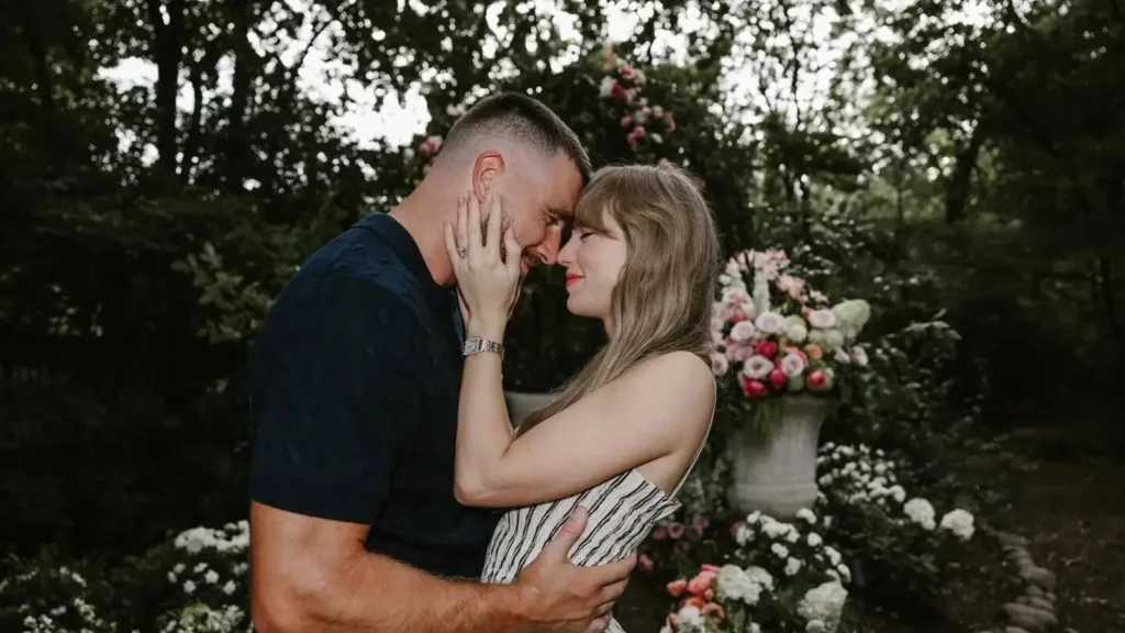 Taylor Swift Cartier Santos Demoiselle: The Rare Watch That Stole the Spotlight in Her Engagement 1 Taylor_Swift_Travis_Kelce