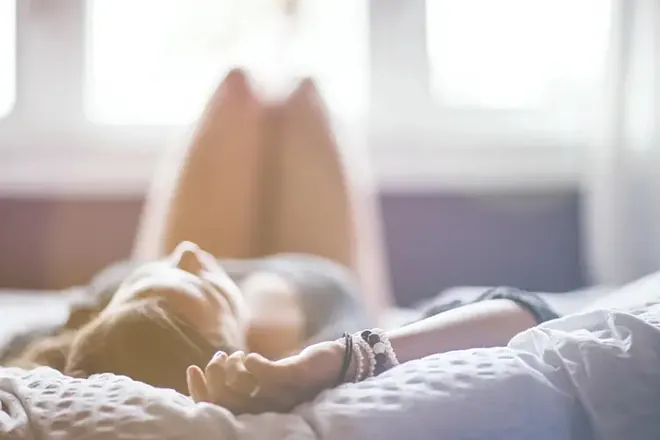 The Reason Dreaming of “Falling Into the Void” Spikes at Certain Ages — and What To Do About It 5 The dream of falling into the void is more common than it seems.