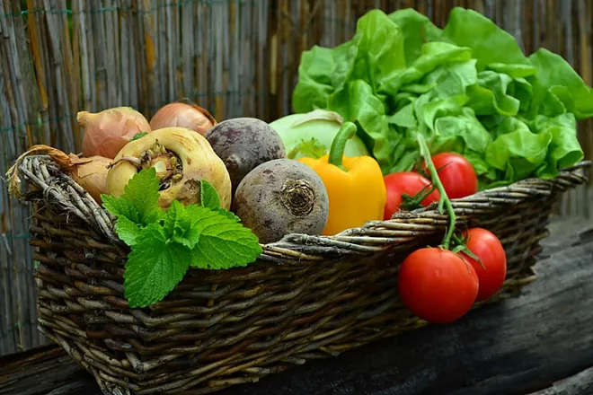 The Myths and Realities of Food: What’s True and What Isn’t, According to Experts 3 food