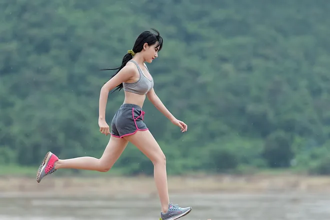 The Japanese 5-Minute Exercise That Promises More Results Than Running for 30 Minutes 22 08530